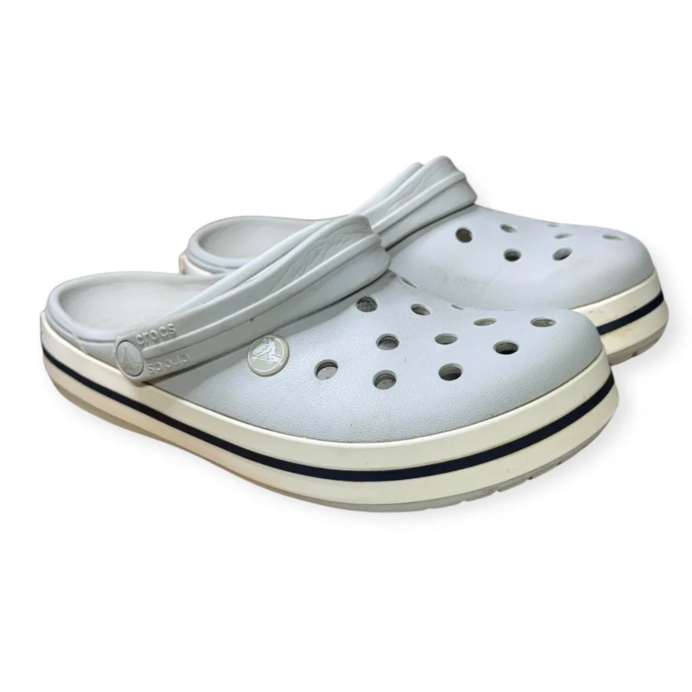 CROCS Classic Clogs - Light Gray M7. W9.‎
